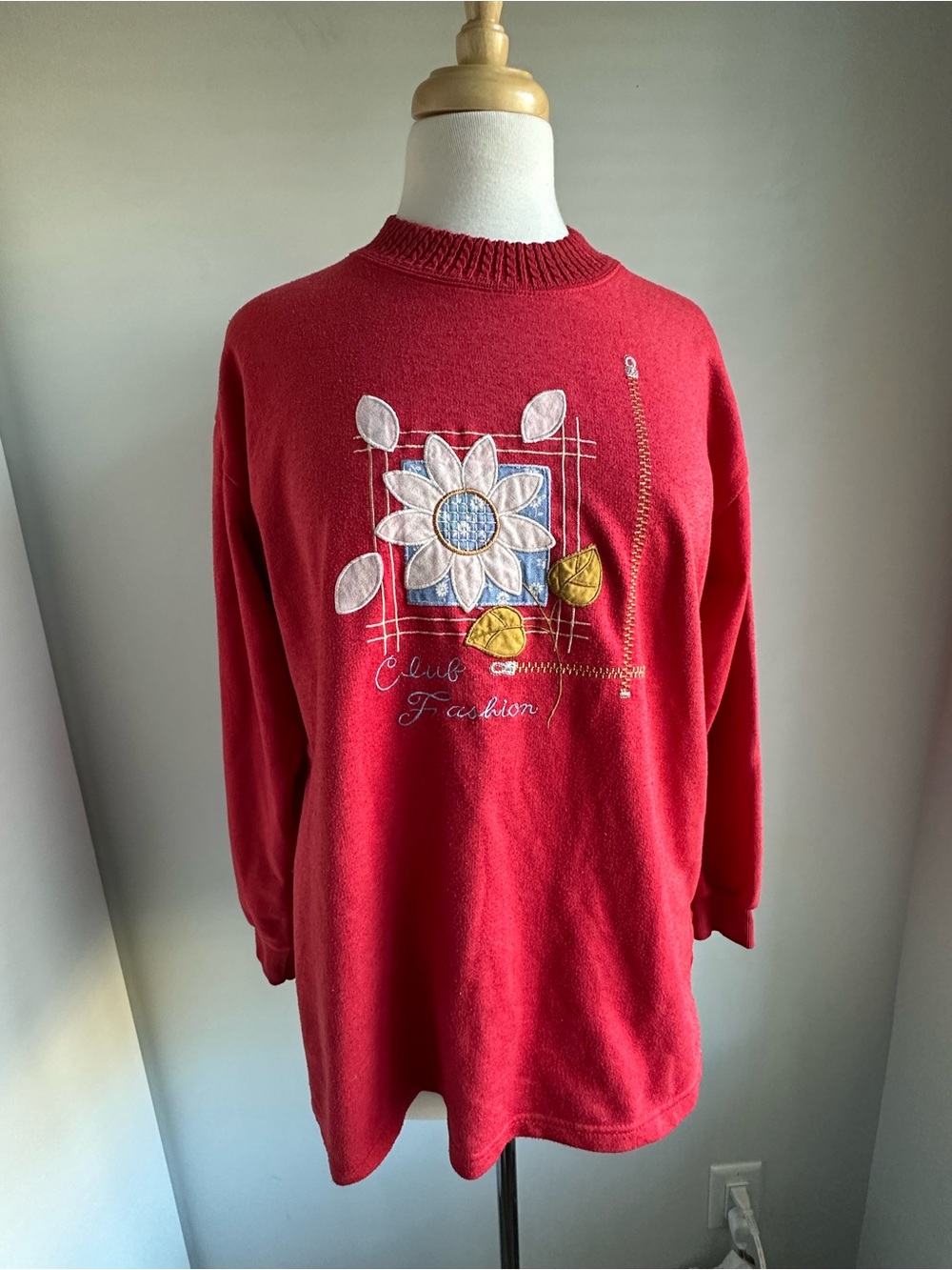 Vintage Red Women's Crewneck Floral Appliqué Sweater